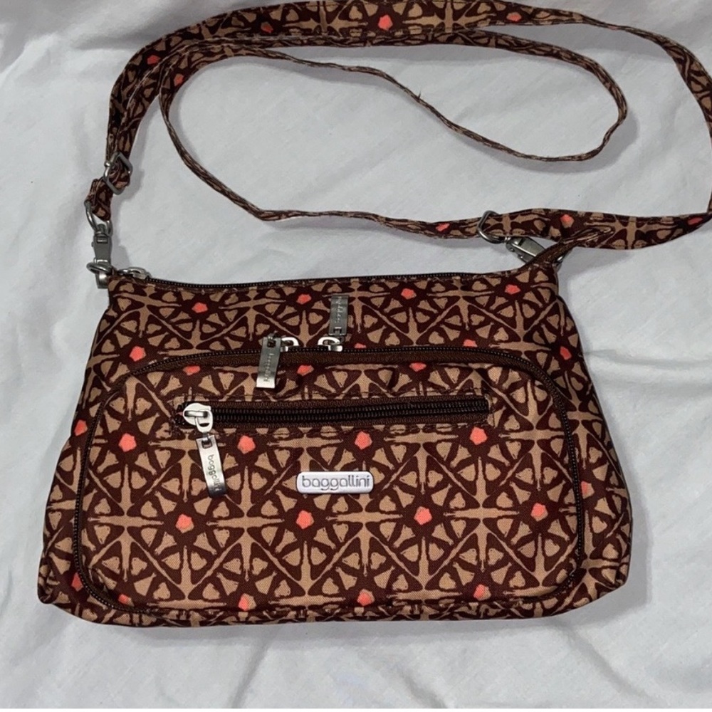 Baggallini Patterned Brown and Red Geometric Crossbody Bag gently used